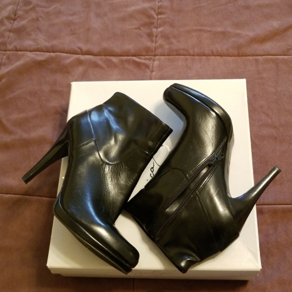 Black Nine West Bootie